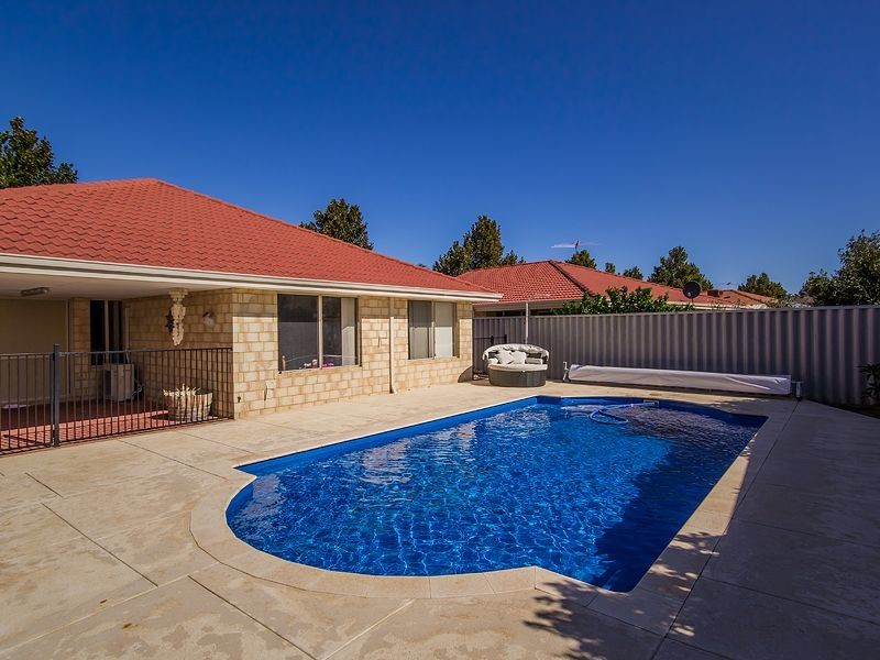 73 San Sebastian Boulevard, Port Kennedy WA 6172