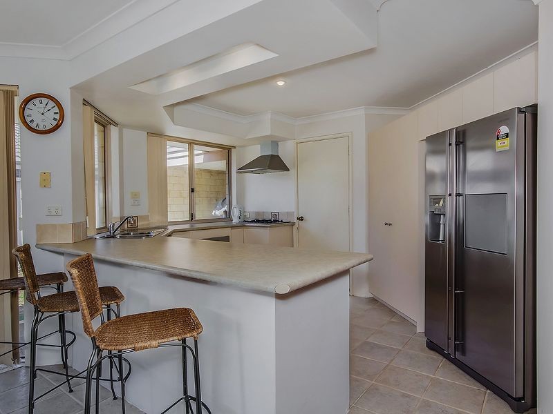 73 San Sebastian Boulevard, Port Kennedy WA 6172