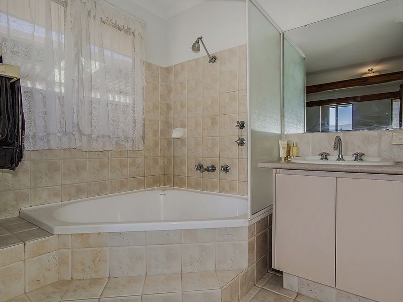 73 San Sebastian Boulevard, Port Kennedy WA 6172