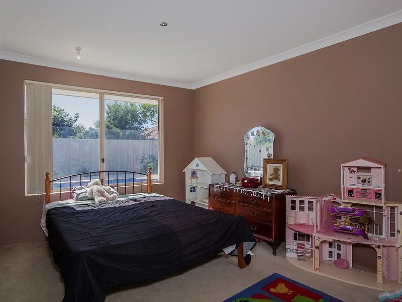 73 San Sebastian Boulevard, Port Kennedy WA 6172