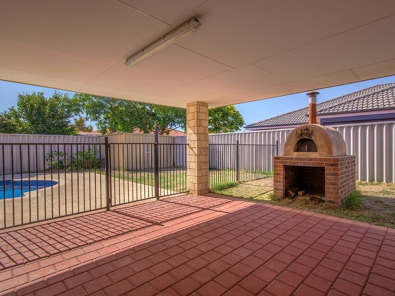 73 San Sebastian Boulevard, Port Kennedy WA 6172