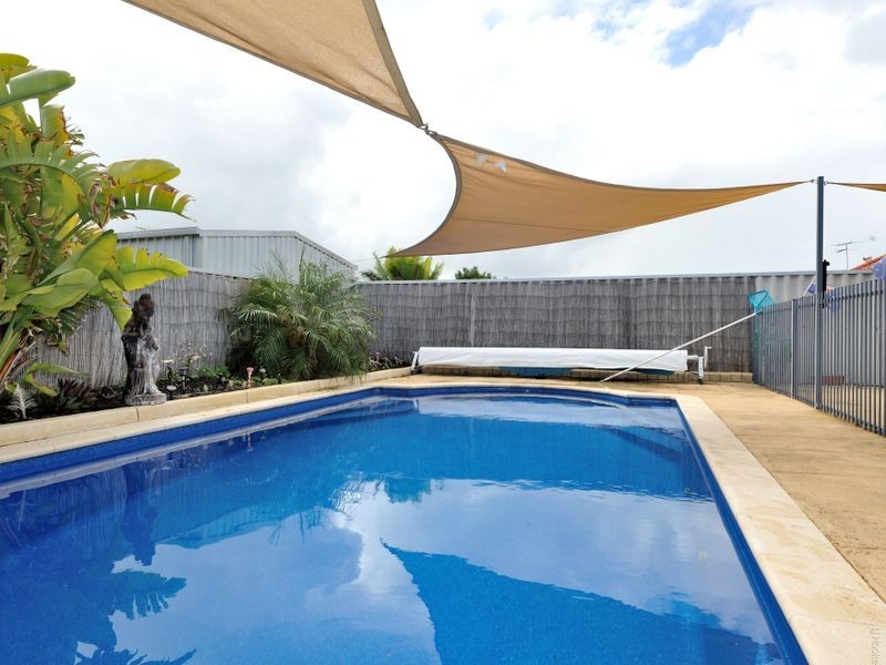 75 Fairview Drive, Waikiki WA 6169