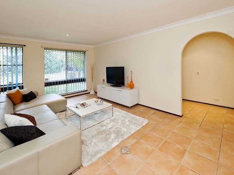 67 Cambridge Crescent, Cooloongup WA 6168