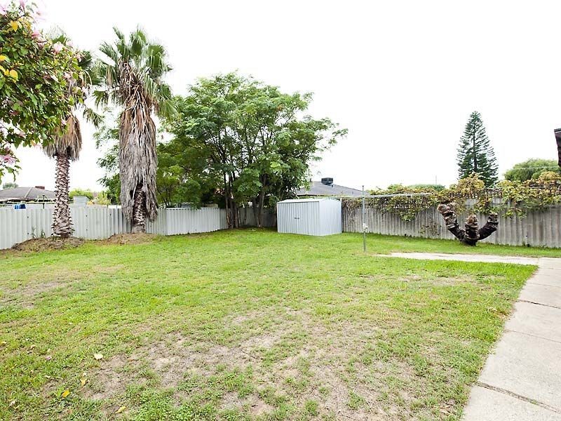 67 Cambridge Crescent, Cooloongup WA 6168