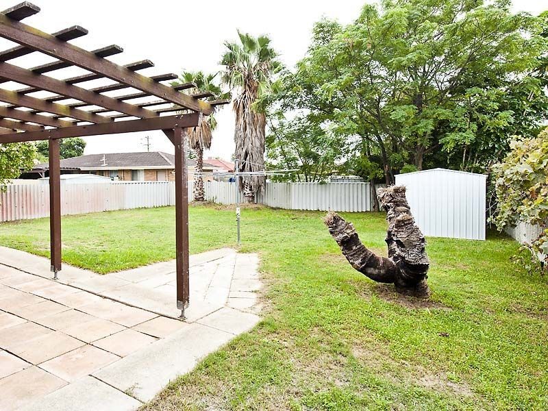 67 Cambridge Crescent, Cooloongup WA 6168