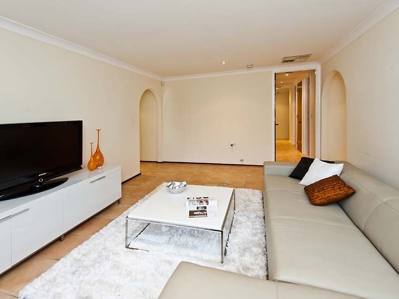 67 Cambridge Crescent, Cooloongup WA 6168