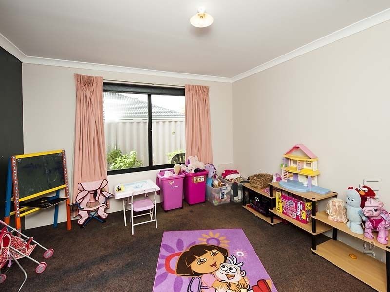 21 Merida Loop, Port Kennedy WA 6172