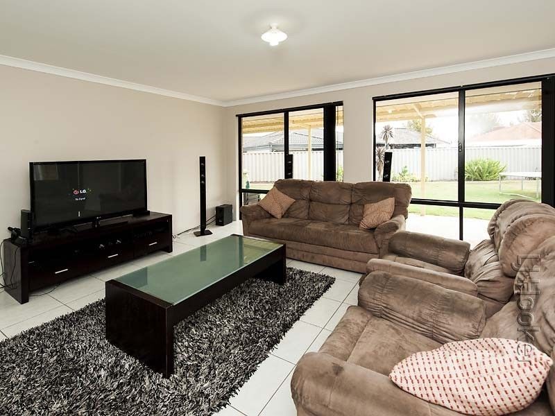 21 Merida Loop, Port Kennedy WA 6172