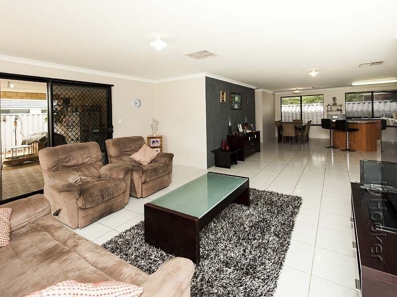 21 Merida Loop, Port Kennedy WA 6172