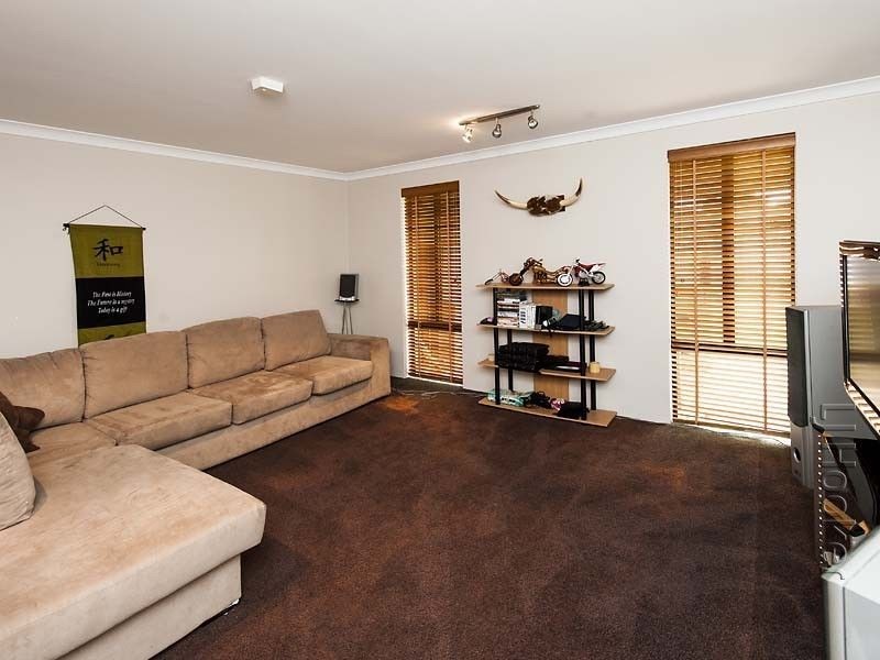 21 Merida Loop, Port Kennedy WA 6172