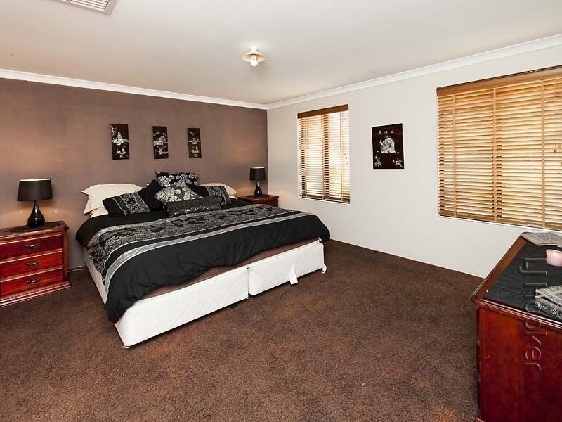 21 Merida Loop, Port Kennedy WA 6172