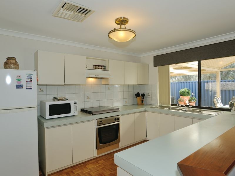 10 Bunbury Place, Rockingham WA 6168