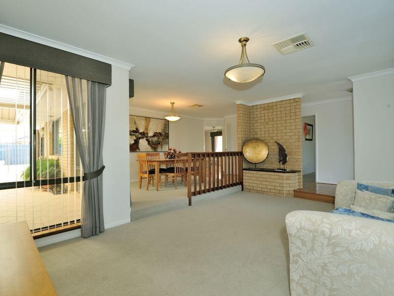 10 Bunbury Place, Rockingham WA 6168