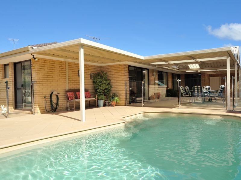 10 Bunbury Place, Rockingham WA 6168