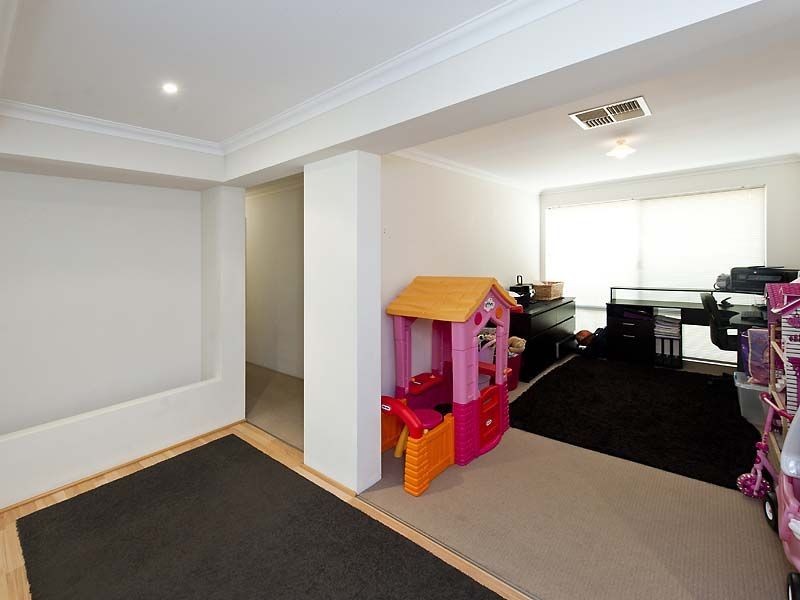 9 Gaston Road, Secret Harbour WA 6173