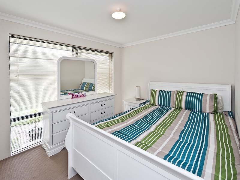 9 Gaston Road, Secret Harbour WA 6173