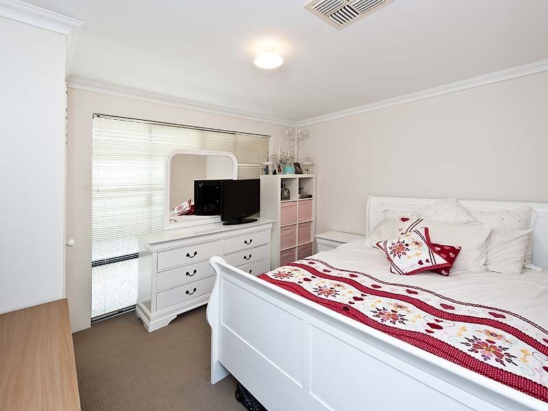 9 Gaston Road, Secret Harbour WA 6173