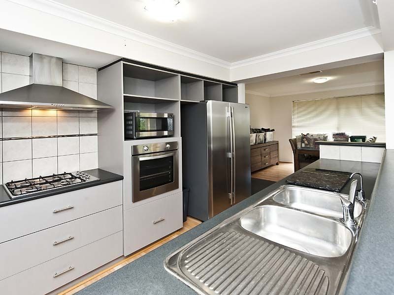 9 Gaston Road, Secret Harbour WA 6173