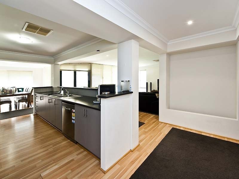 9 Gaston Road, Secret Harbour WA 6173