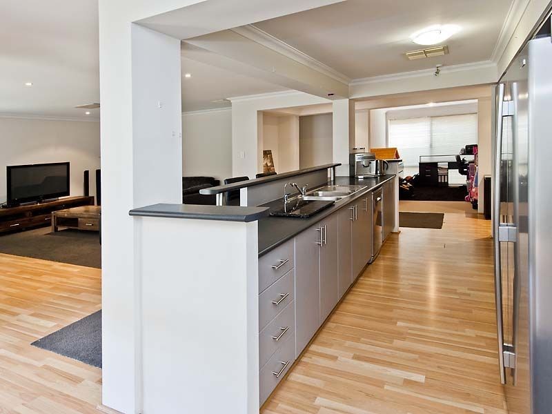 9 Gaston Road, Secret Harbour WA 6173