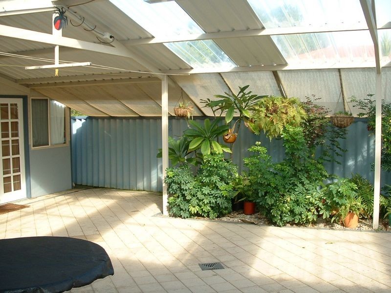 11 Flores Place, Waikiki WA 6169