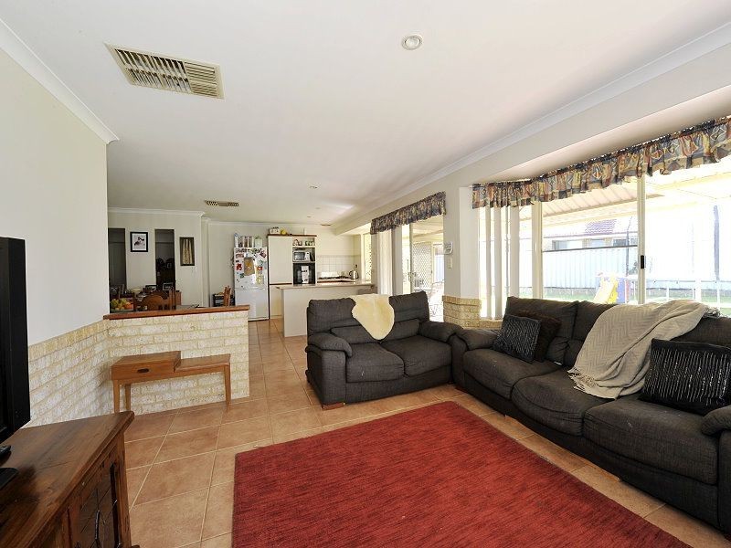 5 Pyrford Ramble, Erskine WA 6210