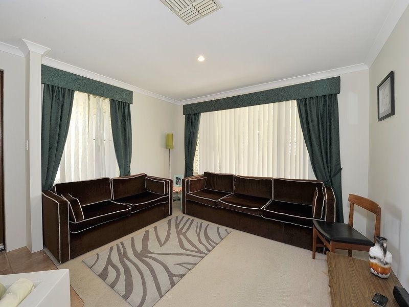 5 Pyrford Ramble, Erskine WA 6210