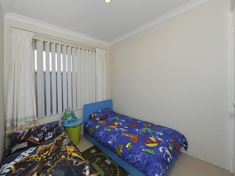 5 Pyrford Ramble, Erskine WA 6210