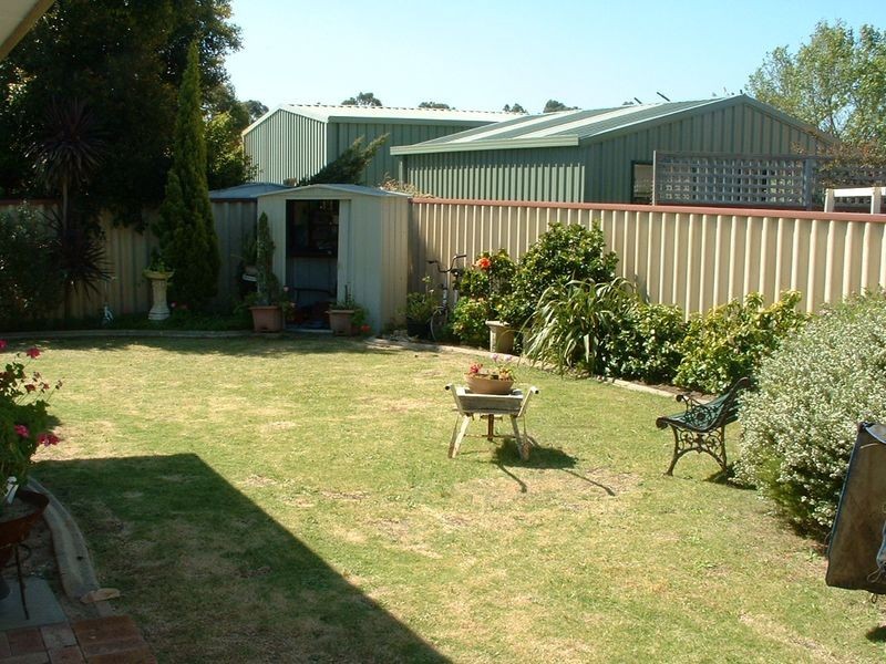 21 Cuthbertson Drive, Cooloongup WA 6168