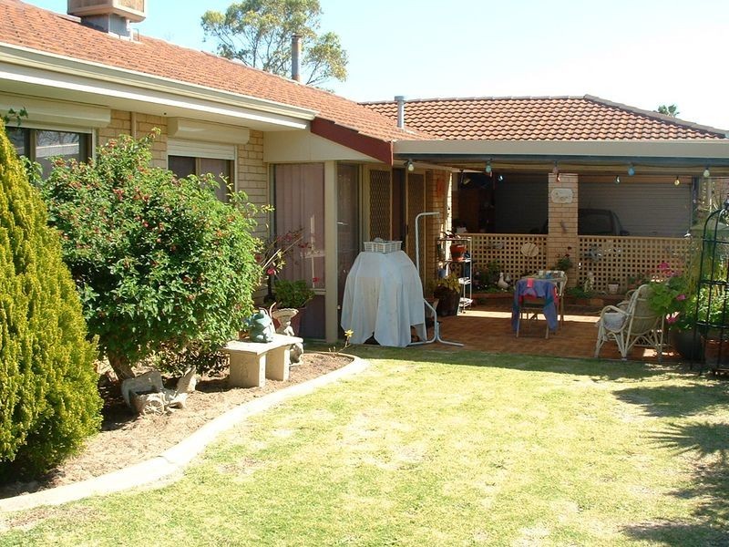 21 Cuthbertson Drive, Cooloongup WA 6168