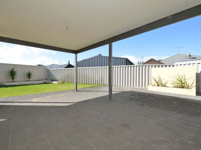 15 Kirra Road, Secret Harbour WA 6173