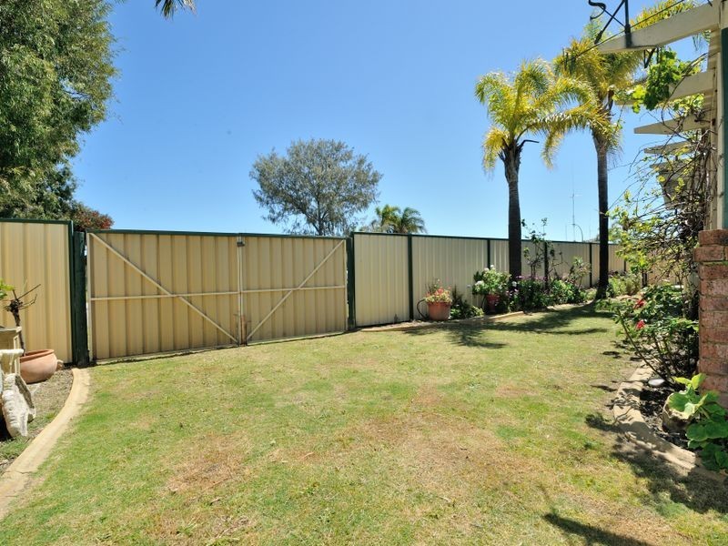 68 Leeuwin Parade, Rockingham WA 6168