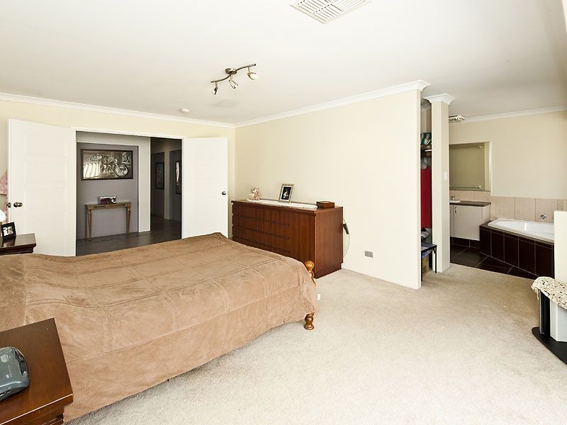 41 Pamplona Blvd, Port Kennedy WA 6172