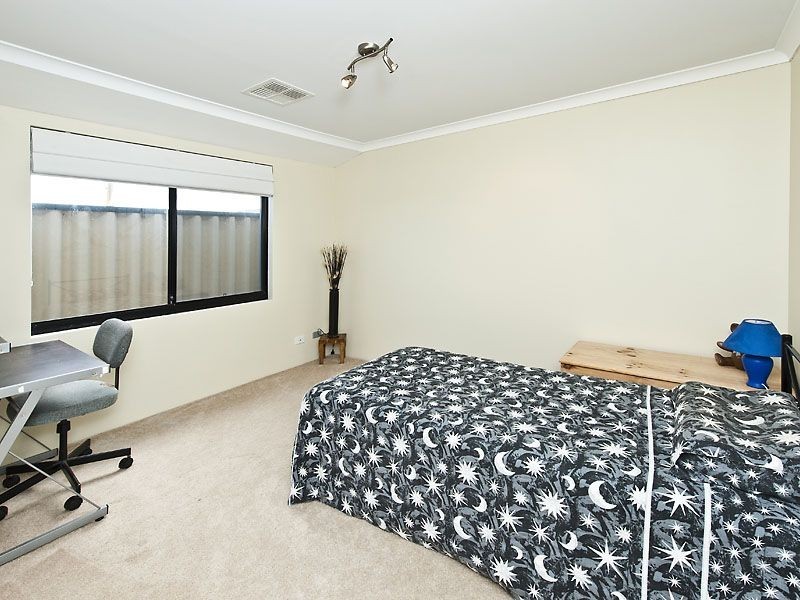 41 Pamplona Blvd, Port Kennedy WA 6172