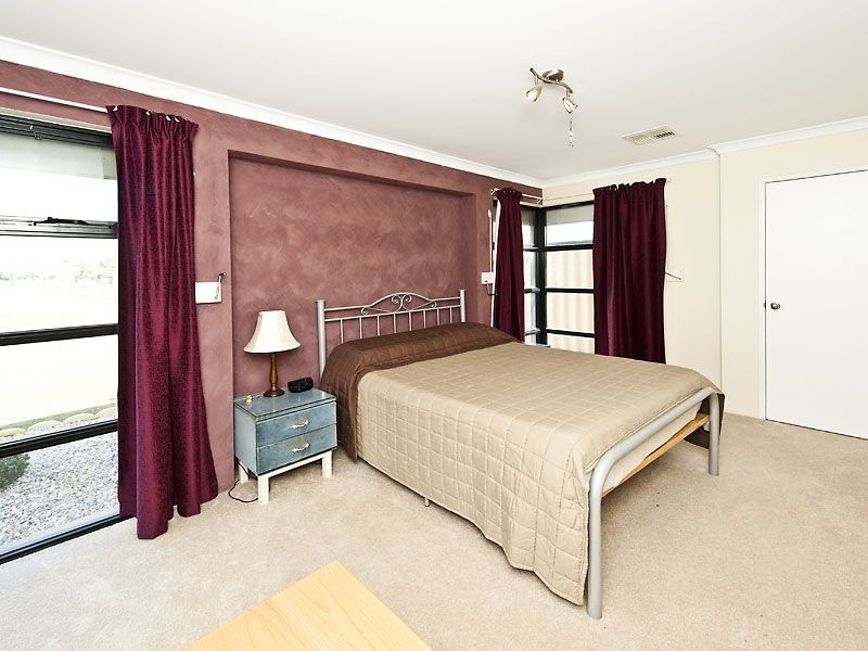 41 Pamplona Blvd, Port Kennedy WA 6172