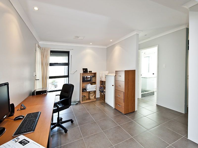 41 Pamplona Blvd, Port Kennedy WA 6172