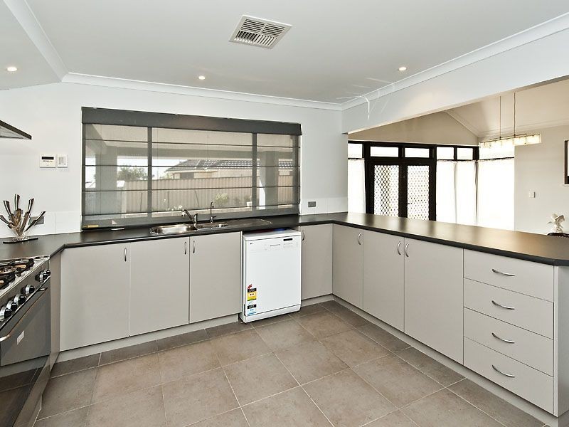 41 Pamplona Blvd, Port Kennedy WA 6172