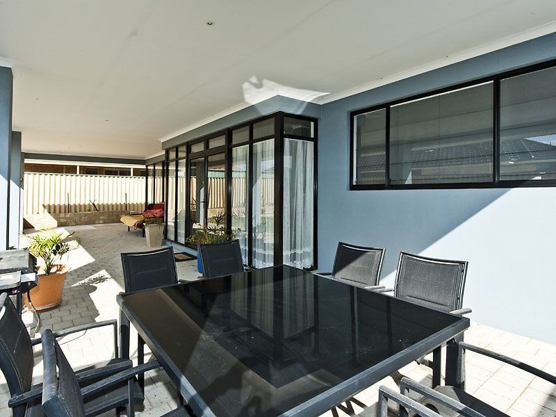 41 Pamplona Blvd, Port Kennedy WA 6172