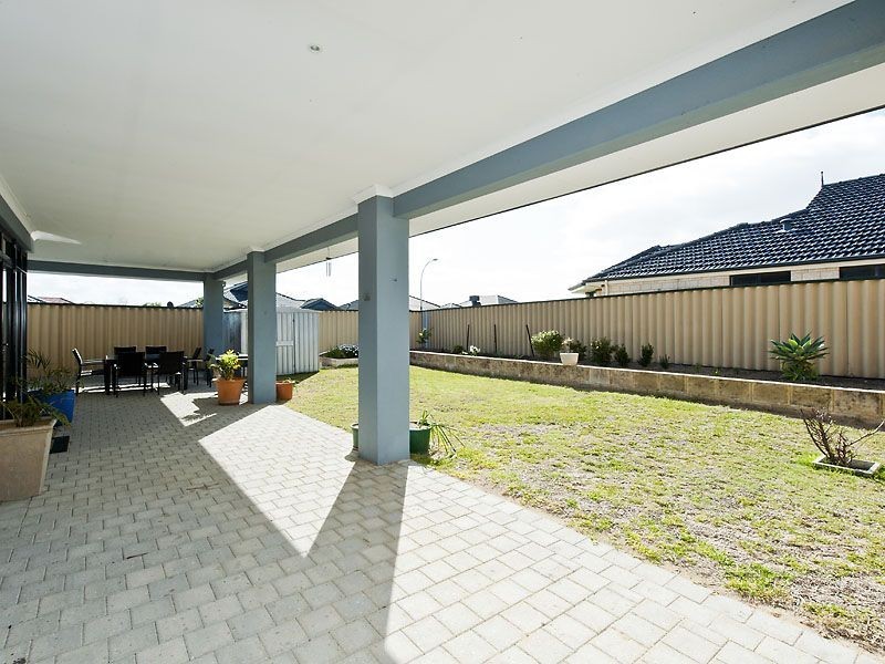 41 Pamplona Blvd, Port Kennedy WA 6172