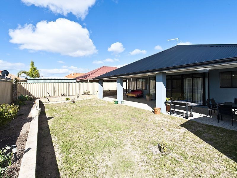 41 Pamplona Blvd, Port Kennedy WA 6172