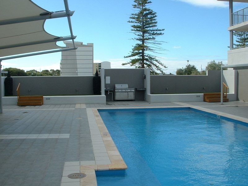 5/17 Rockingham Beach Road, Rockingham WA 6168