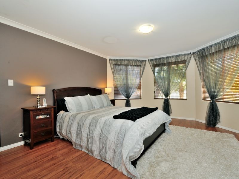 24 Virginia Place, Waikiki WA 6169