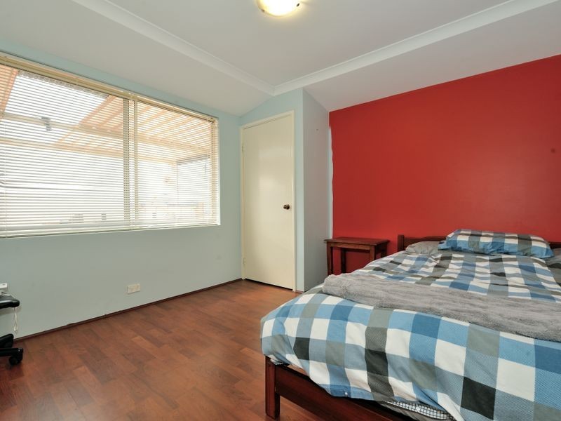 24 Virginia Place, Waikiki WA 6169