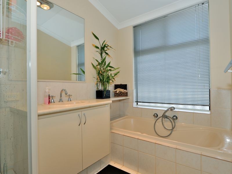 24 Virginia Place, Waikiki WA 6169