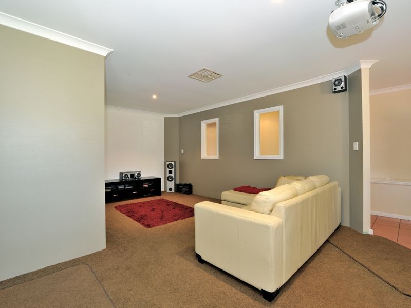 24 Virginia Place, Waikiki WA 6169