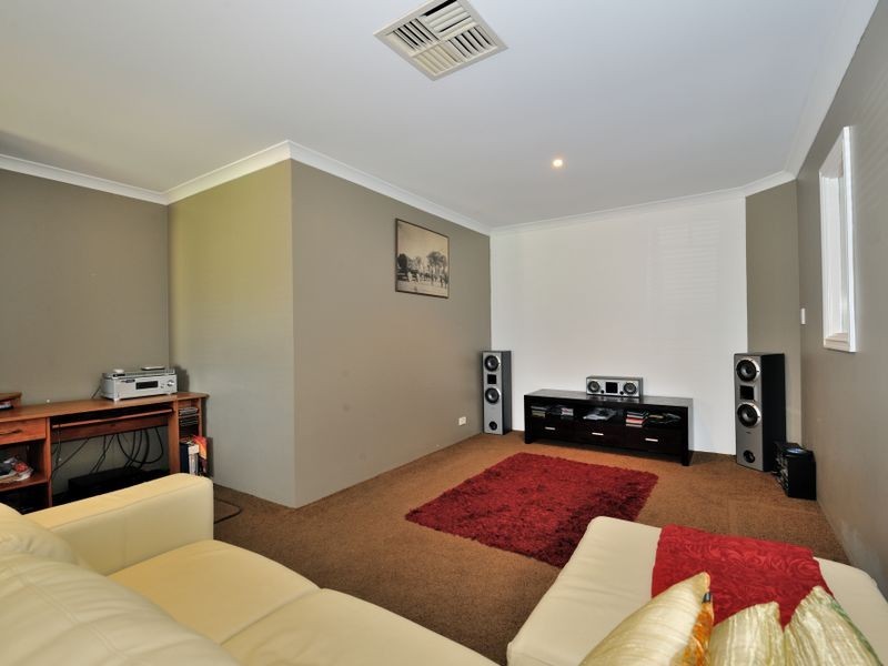 24 Virginia Place, Waikiki WA 6169