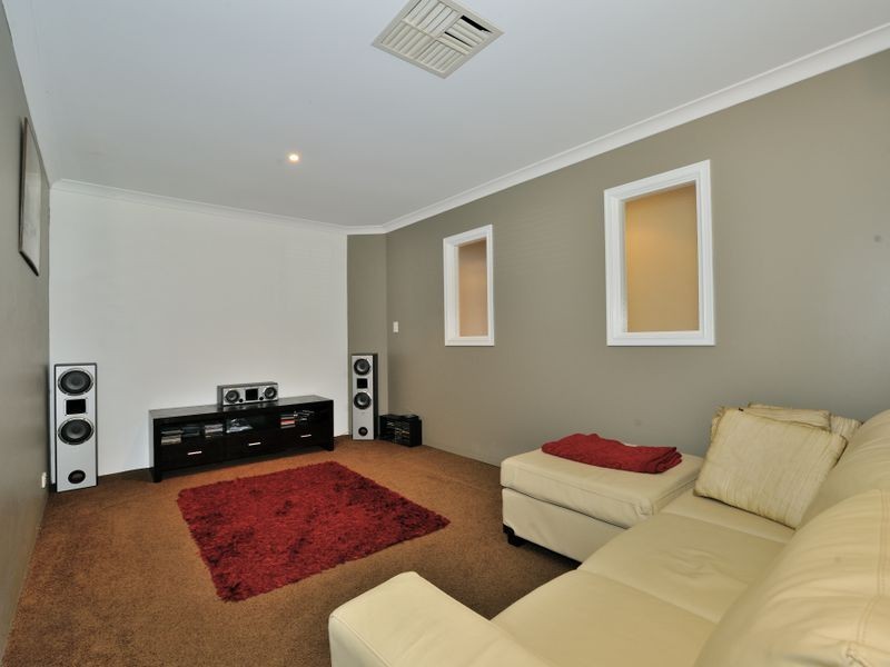 24 Virginia Place, Waikiki WA 6169