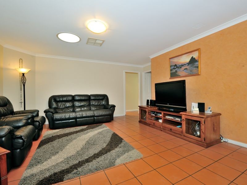 24 Virginia Place, Waikiki WA 6169