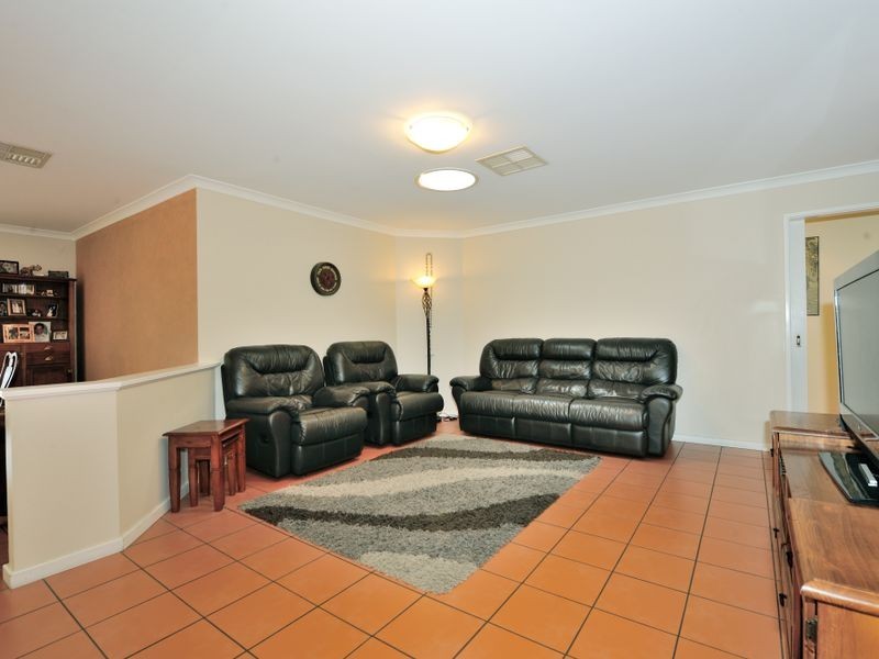 24 Virginia Place, Waikiki WA 6169