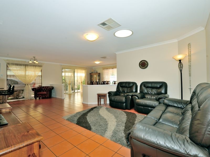 24 Virginia Place, Waikiki WA 6169